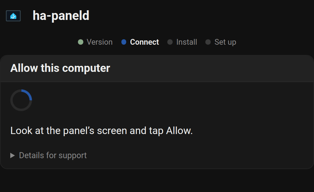Het USB-installatieprogramma wacht terwijl je op het scherm van het paneel op Toestaan tikt