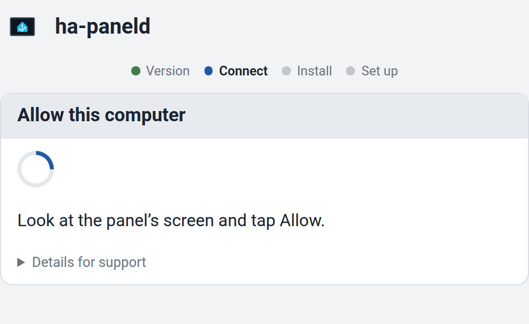 Het USB-installatieprogramma wacht terwijl je op het scherm van het paneel op Toestaan tikt
